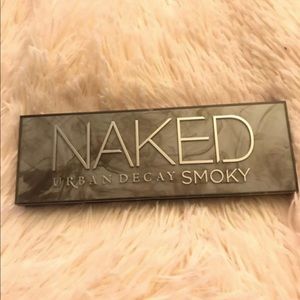 NAKED URBAN DECAY SMOKY.